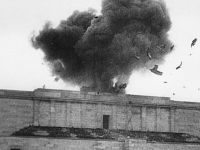 https://www.imd.tu-braunschweig.de/files/gimgs/th-124_124_34detonation-of-the-swastika-on-top-of-the-zeppelintribune.jpg