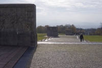 https://www.imd.tu-braunschweig.de/files/gimgs/th-83_83_mahnmalbuchenwald06.jpg